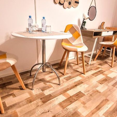 The Yellow King - Luxurious Apartment بوخارست المظهر الخارجي الصورة