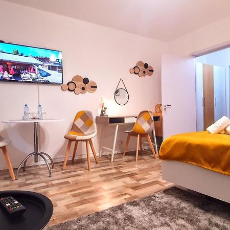 The Yellow King - Luxurious Apartment بوخارست المظهر الخارجي الصورة